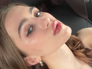 live striptease SilviaCoey