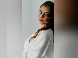 camslut masturbating SofiaVosen