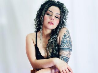 live cam show TinyMeyer