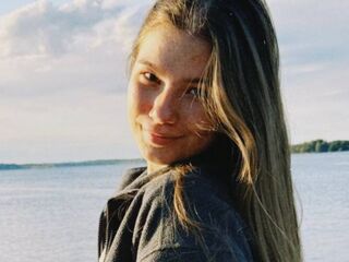 cam girl showing tits VanitaNadoff