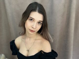 camslut showing pussy WandaHearing