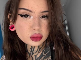 camslut fingering shaved pussy YasminBratz