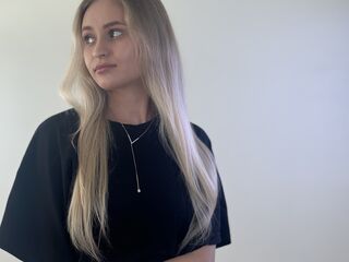 camgirl playing with sex toy ZoilaCliffe